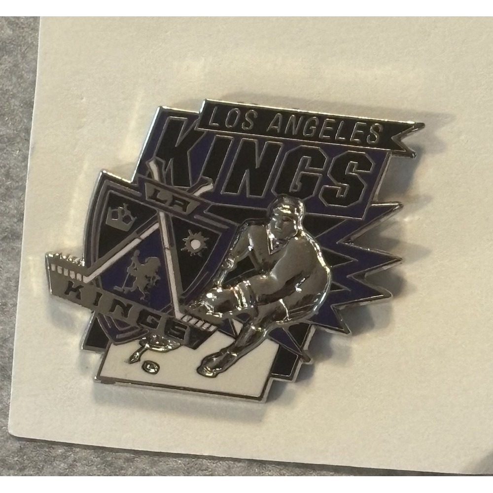 Vintage Los Angeles Kings Logo Hockey pin Flash Player NHL 90s CCM